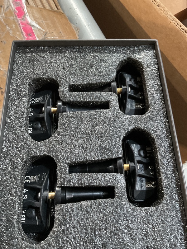 Photo 1 of GEARMEISTER TPMS Sensors, 433 MHZ Tire Pressure Monitor System Replacment Sensor for 2020-2024 Chevy Silverado GMC Sierra Cadillac Buick Pontiac for OE Part # 13533166, 13542523 4pcs