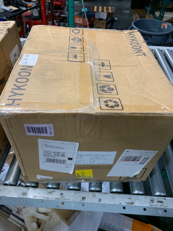 Photo 1 of ***FACTORY SEALED***
LED Parking Lot Light 240W, UL Listed 36000LM 5500K Light with Dusk to Dawn Photocell, Adjustable Slip Fitter Mount, IP66 Waterproof, Commercial LED Area Security for Parking Lot, Roadway, 3 Packs