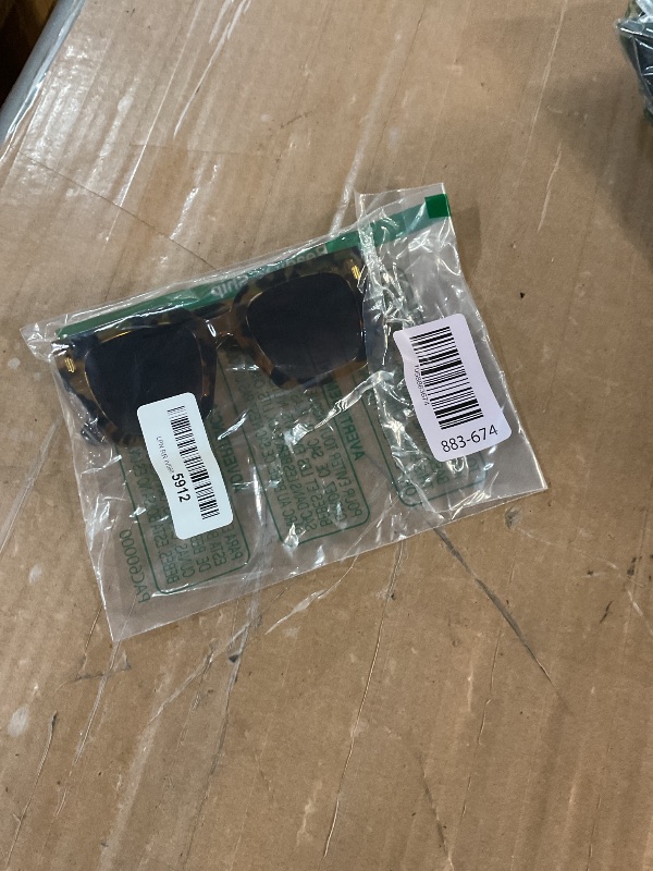 Photo 1 of (USED/FAIR) SOJOS Vintage Oversized Square Sunglasses for Women,Retro Womens Luxury Big Large Sun Glasses UV400 SJ2194 Yellow Leopard