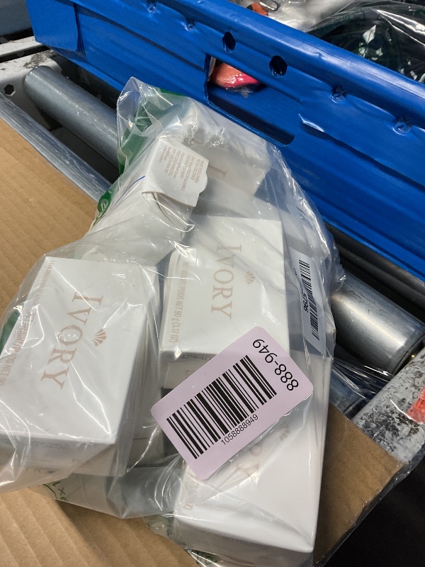 Photo 1 of **One used** Ivory Exfoliating Bath Bar Soap, Designed for Whole Family with Plant-Based Cleansers, Made Without Heavy Perfumes, Parabens or Phthalates, Warm Vanilla + Oat Milk Scent, 3.17 oz (8 Count)