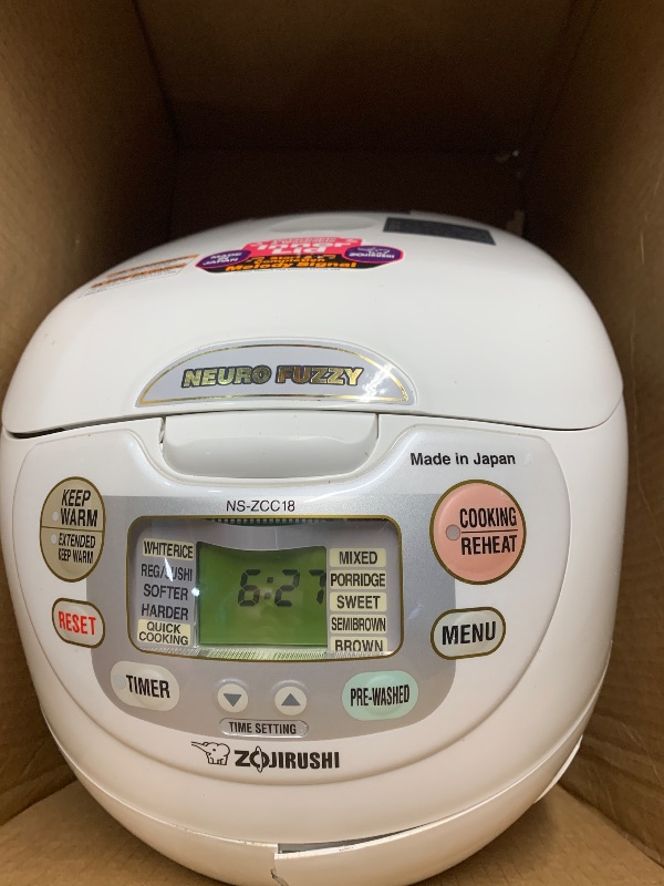 Photo 1 of ************DAMAGED ON BOTTOM, BUT STILL WORKS***************
Zojirushi Neuro Fuzzy 10-Cup Rice Cooker and Warmer (Premium White)