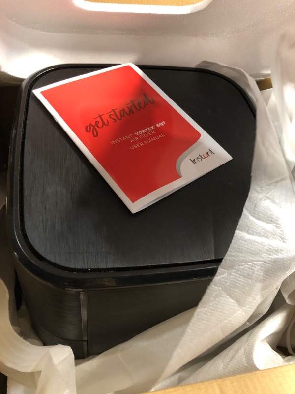 Photo 1 of (broken handle) Instant Pot Vortex 6QT XL Air Fryer, 4-in-1 Functions that Crisps, Roasts, Reheats, Bakes for Quick Easy Meals, 100+ In-App Recipes
