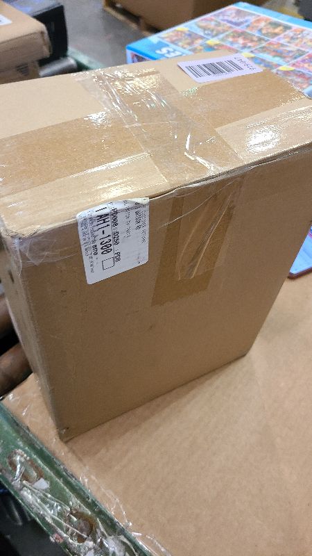 Photo 1 of 200 Pcs Kraft Paper Food Tray and Checkered Food Wrapping Paper Set 4 Corner Pop up Paperboard Food Box Disposable Foldable Cardboard Trays Brown Greaseproof Food Paper Box for Theater Stadium