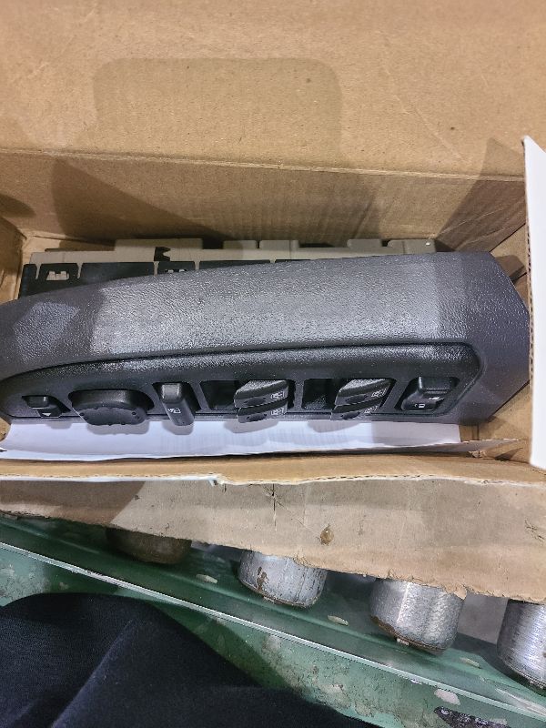 Photo 1 of 15883319 Master Power Window Switch & Panel Assembly with Mirror Folding Control, Compatible with 2003-2006 Chevy Avalanche Silverado Tahoe, GMC Sierra Yukon, Cadillac & Hummer, Replaces# 920-022