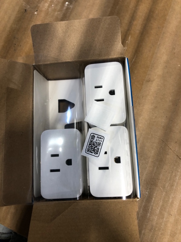 Photo 1 of ***1 piece missing*** TP-Link Tapo Apple HomeKit Smart Plug Mini, Compact Design, 15A/1800W Max, Super Easy Setup, Works with Siri, Alexa & Google Home, UL Certified, 2.4G Wi-Fi Only, White, Tapo P125(4-Pack)