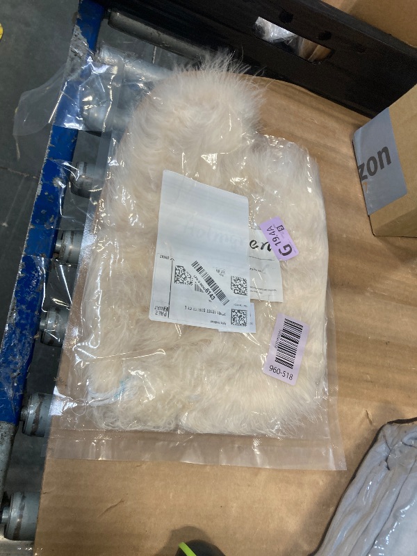 Photo 1 of ***1 piece missing*** Holmgren 25g 2 Yards Feather Boas, Champagne Feathers Boa for DIY Craft Clothing, Home Wedding Party Decoration (Champagne)