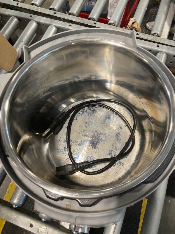 Photo 1 of *****HAS BEEN  USED STILL SMELLS LIKE FOOD*****Instant Pot, 6-Quart Whisper Quiet 9-in-1 Electric Pressure Cooker, Slow Rice Steamer, Sauté, Yogurt Maker, Warmer & Sterilizer, Free App with 800+ Recipes, Stainless Steel810028585171
