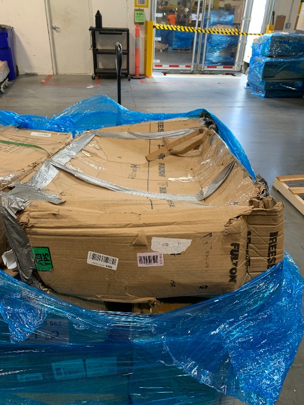 Photo 1 of ** missing hardware**
Draw-Tite 41948 Ultra Frame Class 5 Trailer Hitch, 2 Inch Square Receiver, Compatible with 2011-2024 RAM 1500.