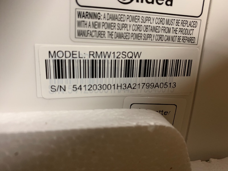 Photo 1 of ** FRONT PANEL IS LOOSE**
Midea 12,000 BTU U-Shaped Smart Inverter Window Air Conditioner–Cools up to 550 Sq. Ft., Ultra Quiet with Open Window Flexibility, Compatible with Alexa/Google Assistant, 35% Energy Savings (Renewed)