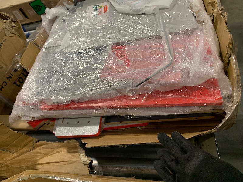 Photo 1 of ** SOME DAMAGED PARTS, MOSTLY CORNERS**
Melissa & Doug Star Diner Restaurant