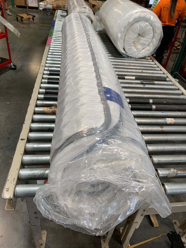 Photo 1 of **FACTORY SEALED** SOLD AS IS/NO REFUND**
King Mattress,14 Inch King Size Mattresses in a Box,Memory Foam Hybrid Mattress , Individual Pocket Spring for Motion Isolation &Zoned Support & Pressure Relief,Medium Firm (King, 14, Inches)