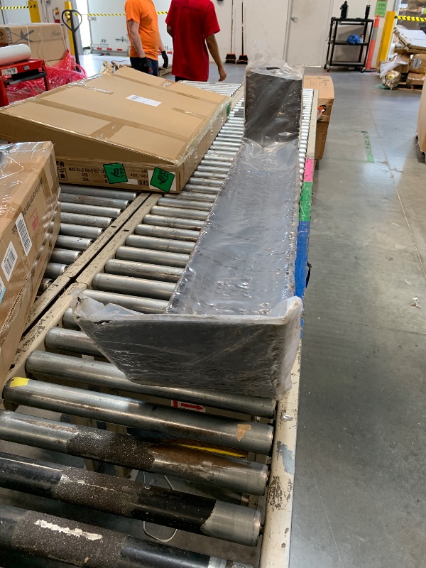 Photo 1 of ** MINOR RUSTING
Extreme Max 5001.6401 Tandem Axle Trailer Fender – 14-Gauge Untreated Steel, Weld-On Flat Top Fender for 13"–15" Wheels, Heavy-Duty Utility & Landscaping Trailers – Single Fender