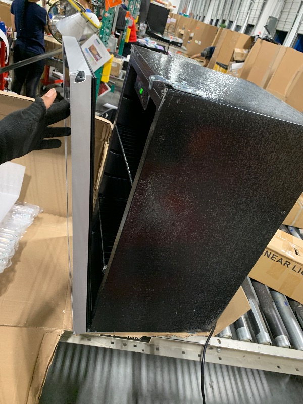 Photo 1 of ** broken door, needs to be repaired**
Electactic 95 Cans Beverage Refrigerator, 26 Bottle Mini Fridge, 2.7 cu.ft Drink Fridge Digital Temperature Control for Bottled Beer, Soda,Water