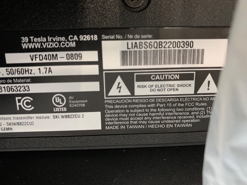 Photo 1 of ** missing tv legs*
VIZIO 40-inch Full HD 1080p Smart TV with DTS Virtual: X, Alexa Compatibility, Google Cast Built-in, Bluetooth Headphone Capable, (VFD40M-08 New)