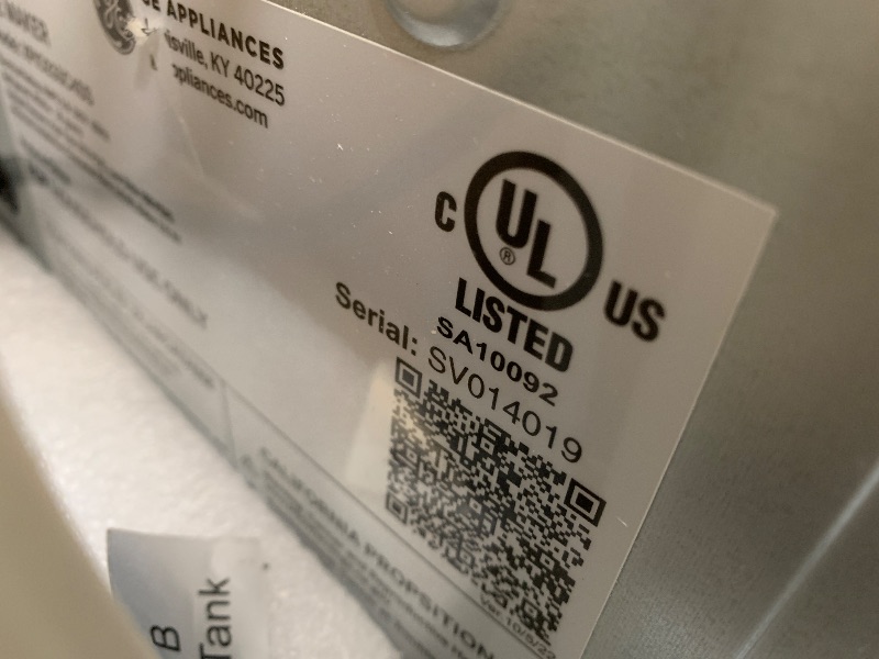 Photo 1 of ** need to buy replacement part**retail price $580.93**
GE Profile Opal 2.0 XL with 1 Gallon Tank, Chewable Crunchable Countertop Nugget Ice Maker, Scoop included, 38 lbs in 24 hours, Pellet Ice Machine with WiFi & Smart Connected, Stainless Steel