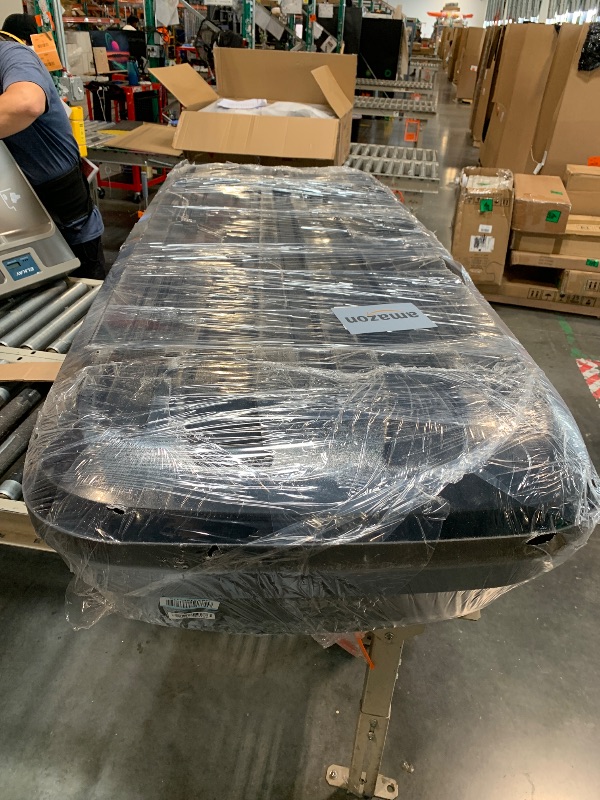 Photo 1 of ** missing parts to strap item**
Thule 615 Pulse Rack, Large, Black