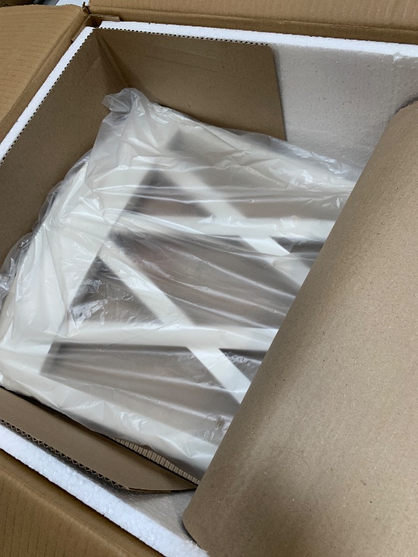 Photo 1 of  **SOLD AS IS/NO REFUND** retail:$600
Crosley Furniture Shelby 5-Piece Traditional Round Dining Table Set for 4, Distressed White