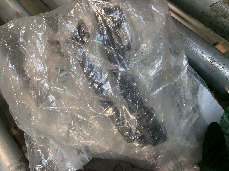 Photo 1 of ** missing hardware**
Sauder Cannery Bridge 4-Drawer Chest, L: 31.26" x W: 18.58" x H: 41.5", Sindoori Mango finish