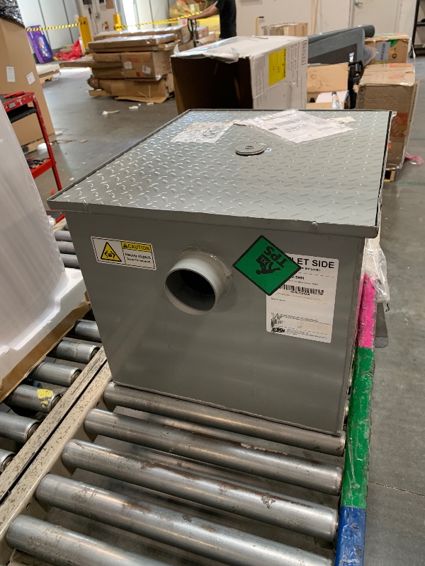 Photo 1 of ** didn't have tool to unscrew  **
Zurn GT2700-25-3NH GT2700 3" No-Hub Grease Trap with Flow Control, 25 GPM