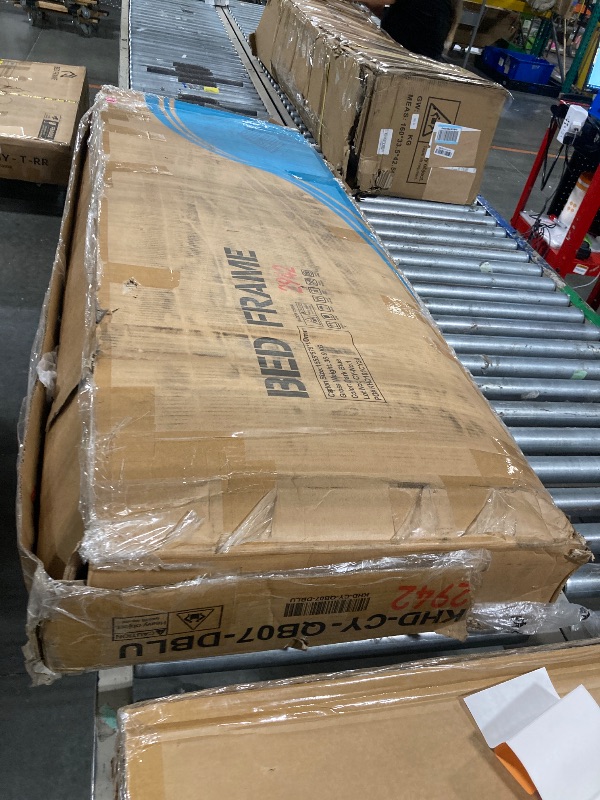 Photo 1 of ** missing hardware**
VECELO Upholstered Platform Full Bed Frame with Fabric Headboard,Wooden Slats Support/No Box Spring Needed/Mattress Foundation,Dark Blue