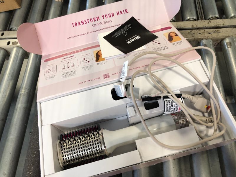 Photo 1 of ***WISPS OF HAIR ON BRIUSH***Shark HT212 SmoothStyle Heated Comb + Blow Dryer Brush with Heat Resistant Storage Bag, Dual Mode, for All Hair Types, Silk