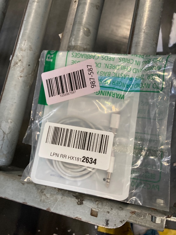 Photo 1 of (Apple MFi Certified) iPhone AUX Cord,Lightning to 1/8 Inch Audio Cable,3.3ft, Headphone Jack Adapter Male Aux Stereo Audio Cable Compatible for iPhone 14/13/12/11/XR/X/8/7 (White)