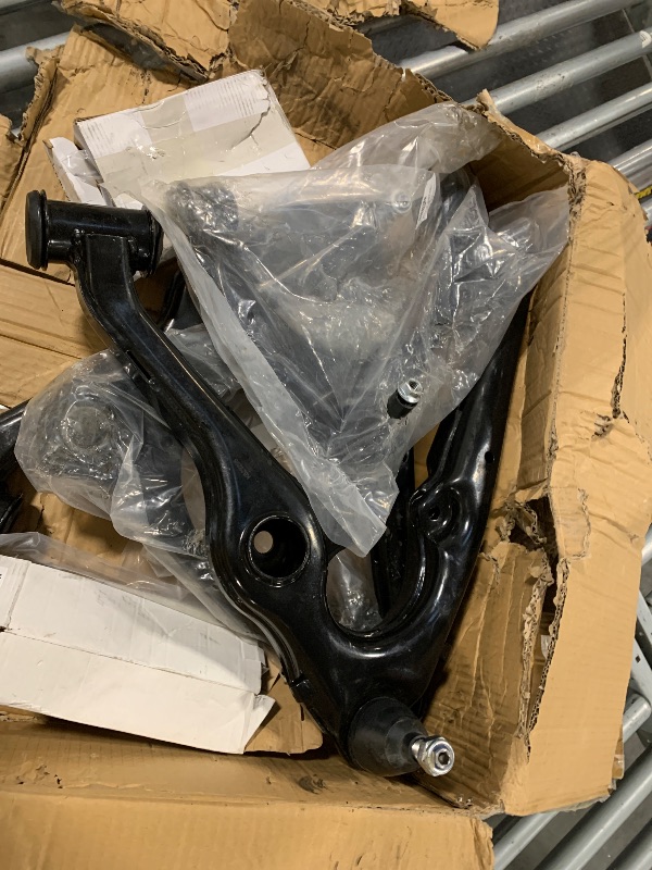 Photo 1 of ****SIMILAR ITHEM****
Detroit Axle - Front End Suspension Kit for Chevy GMC Silverado Sierra 1500, Tahoe Yukon XL Suburban, 4 Upper Lower Control Arms [Aluminum or Stamped Steel] Ball Joint 4 Inner Outer Tierods 2 Sway Bar