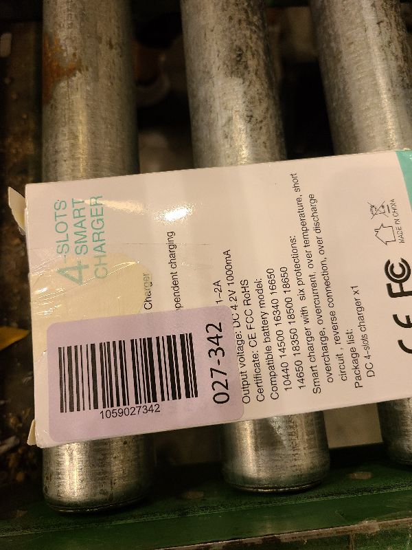 Photo 1 of 18650 Battery Charger 4 Bay, 18650 Charger 2A Quick Charger for 3.7V Rechargeable Batteries 18650 17670 16340 14500 10440 Battery (Not Included Batteries)