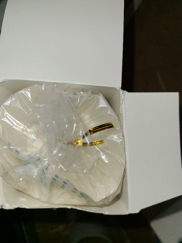 Photo 1 of 200pcs White Tulip Cupcake Liners for Baking Cups, Premium Parchment paper Tulip Muffin Liners, Greaseproof Cupcake Wrapper for Party, Christmas by JIRNGLA