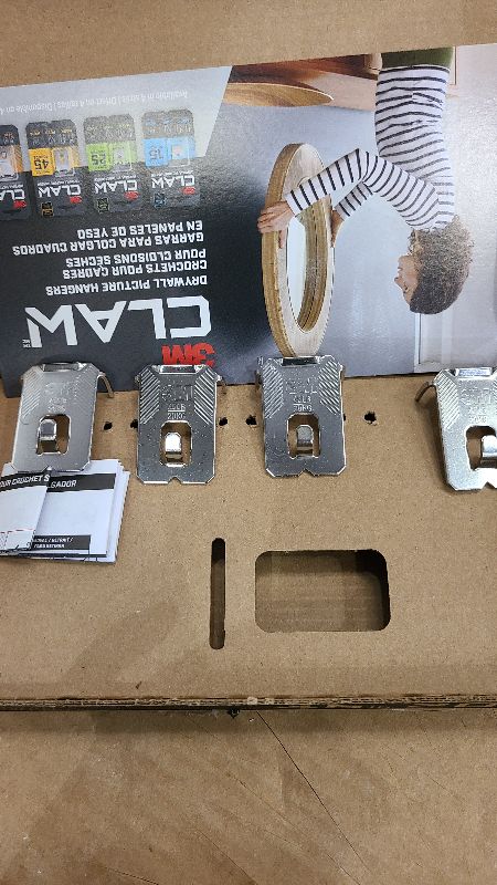 Photo 1 of 3M CLAW(TM) 45 lb. Drywall Picture Hanger With Spot Markers, Heavyweight Hanging Solution for Room Decor and Office Decor, Including Mirrors or Large Art – 4 Count (Pack of 1)