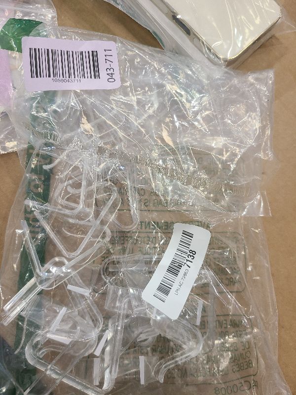 Photo 1 of 24 Pieces Transparent Clear Tablecloth Clips, Plastic Table Cloth Clips?Windproof Table Cover Holder Clamps?Table Cloth Holder for Christmas Home Wedding Party Indoor Outdoor Camping Picnic (Large)
