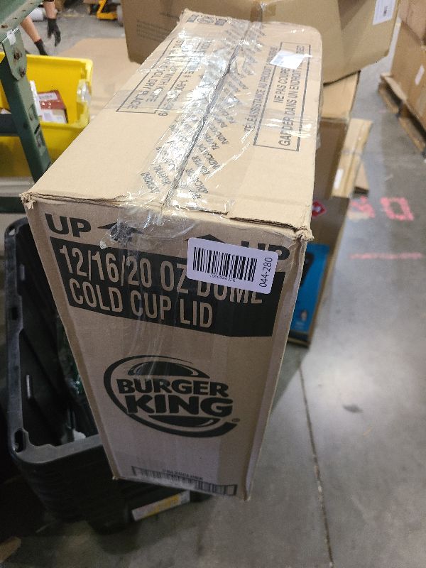 Photo 1 of 1000 clear dome Lids for 16 oz cups. 