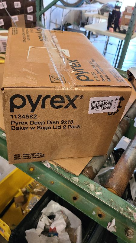 Photo 1 of -PYREX DEEP 9"X13"BKR W/LID, sage 2 pack