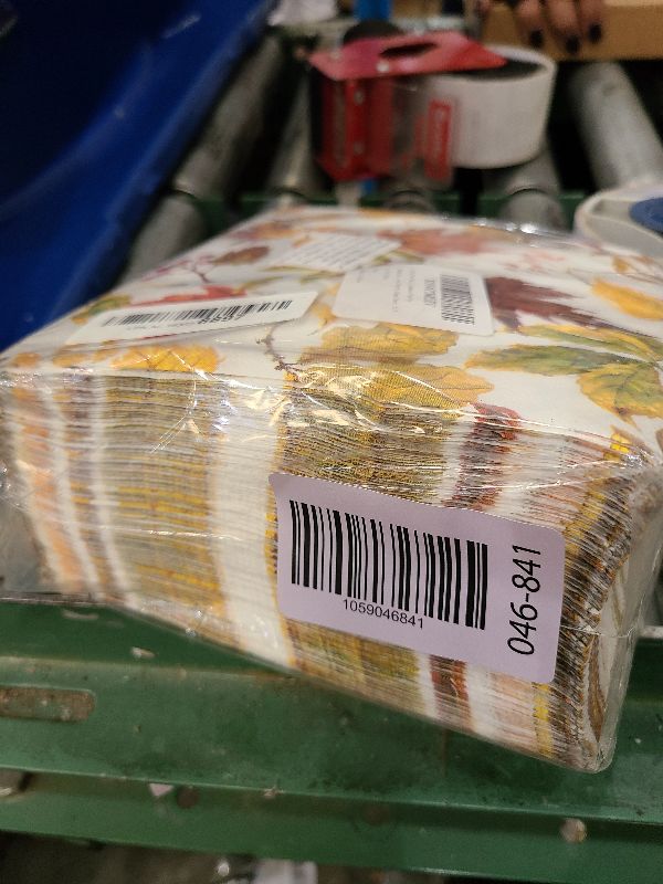 Photo 1 of 100 Pcs Fall Leaves Party Napkins Maple Leaf Paper Napkin 3 Ply Autumn Disposable Napkins Fall Leaf Luncheon Dinner Napkin for Thanksgiving Autumn Harvest Home Kitchen Party Supplies, 6.5 x 6.5 Inch