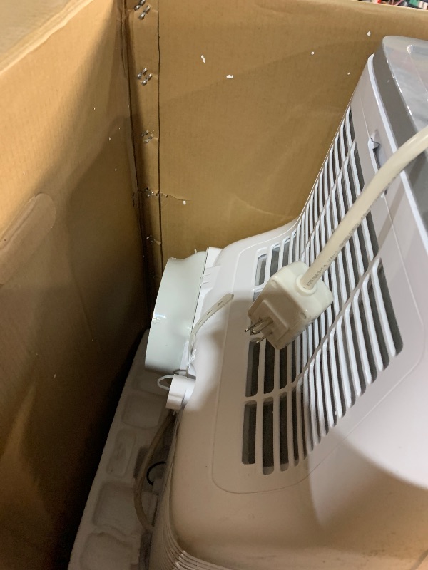 Photo 1 of ***(PARTS ONLY/ MINOR DAMAGE/ MISSING PARTS/ NON FUNCTIONAL)***BLACK+DECKER Portable Air Conditioner, 9,000 BTU (5,300 BTU SACC) for Rooms up to 400 Sq. Ft., Portable AC with Follow Me Remote Control and Window Kit, BPACT08WT, White