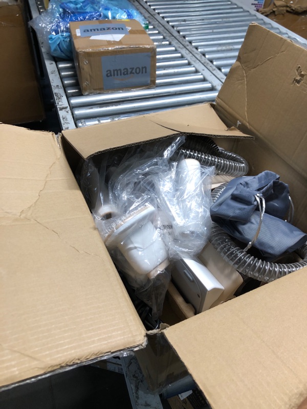 Photo 1 of (used) Dog Grooming Vacuum, Pet Grooming Kit with Dog Clippers, 2.5L Dust Cup 11000Pa Dogs Vacuum for Shedding Grooming