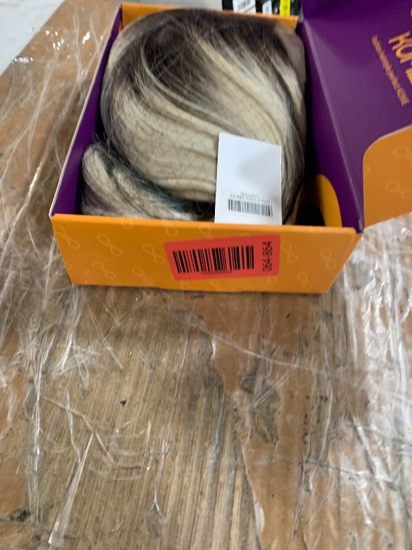 Photo 1 of (used/fair) KOME Ombre Blonde Synthetic Lace Front Wig,13X6 Long Straight Layered Glueless Wigs for Women Daily Use 22IN?TT6/2163#?