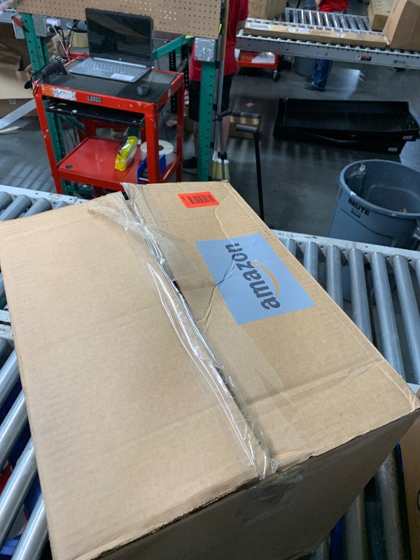 Photo 1 of *USED NO LIDS BROKEN*IRIS USA 32 Qt Stackable Plastic Storage Bins with Lids, 6 Pack - BPA-Free, Made in USA - See-Through Organizing Solution, Latches, Durable Nestable Containers, Secure Pull Handle - Clear