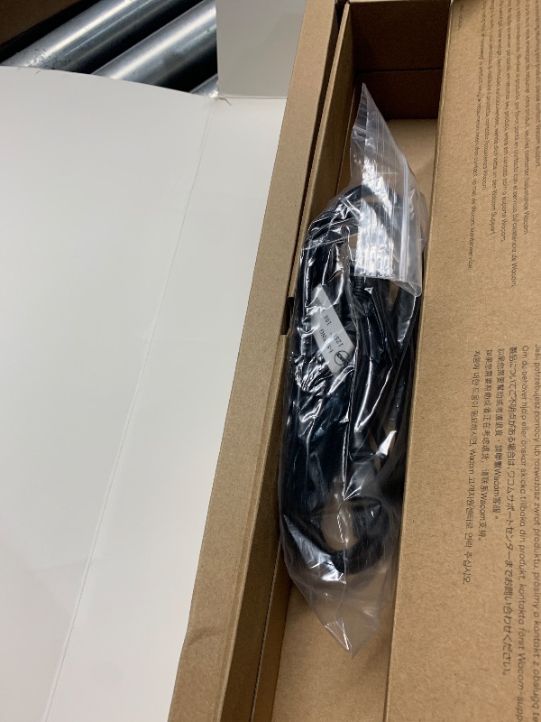 Photo 1 of Wacom Cintiq 16 Drawing Tablet with Screen (DTK1660K0A)