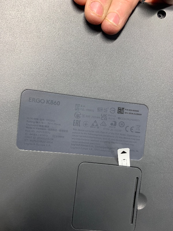 Photo 1 of (USED/FAIR) (MISSING BATTERY) (UNTESTED) Logitech ERGO K860 Wireless Ergonomic Keyboard - Split Keyboard, Wrist Rest, Natural Typing, Stain-Resistant Fabric, Bluetooth and USB Connectivity, Compatible with Windows/Mac, Black