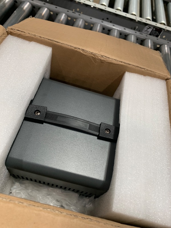 Photo 1 of Yinleader Voltage Converter Transformer 3000w Step Up/Down Power Converter 110-120V to 220-240V/220-240V to 110-120V, with 2 US & 2 Universal Outlets, Circuit Breaker Protection (Grey)