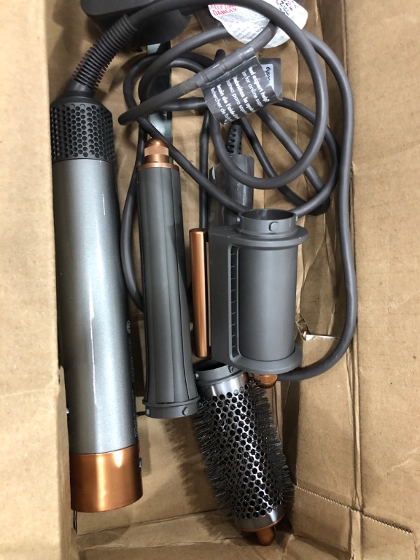 Photo 1 of ****POWERS ON**FOR PARTS ONLY*****
Dyson Airwrap 