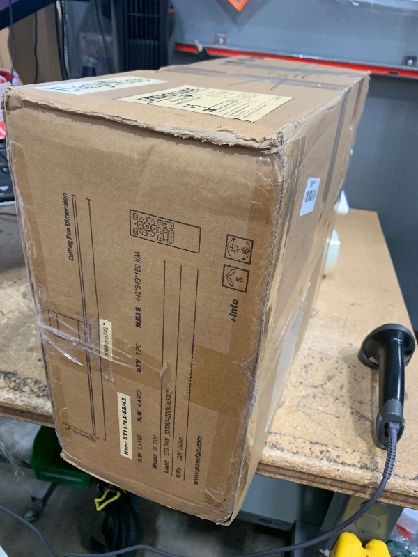 Photo 1 of 42 Inch White Ceiling Fan with Light Flush Mountand Remote Control,Dimmable 3 Color Temperatures LED Ceiling Fan,6 Speeds Reversible DC Motor,5 Blades Modern Ceiling Fans for Indoor or Covered Outdoor