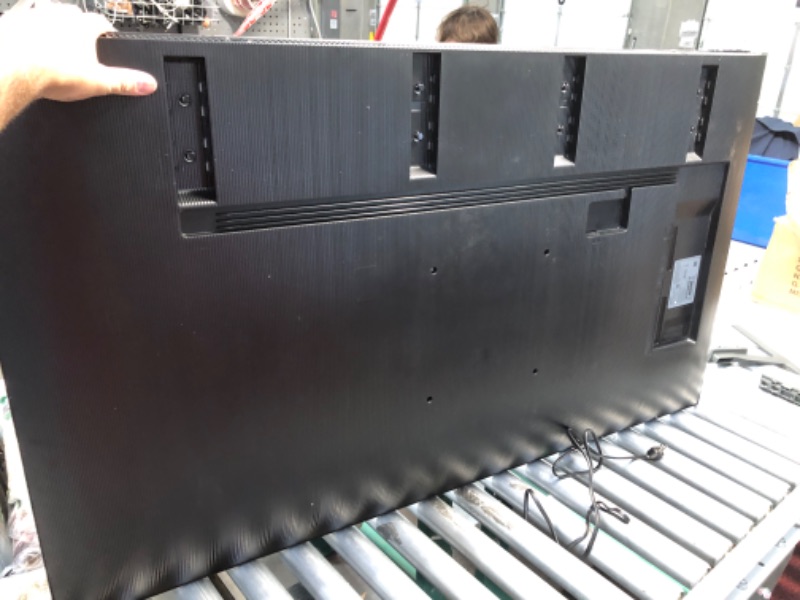 Photo 1 of ***DAMAGED - TOP RIGHT OF SCREEN CRACKED - BLACKED OUT ON RIGHT SIDE - SEE PICTURES - MISSING REMOTE***
Samsung 55-Inch Class Crystal UHD 4K DU7200 Series HDR Smart TV w/Object Tracking Sound Lite, PurColor, Motion Xcelerator, Mega Contrast, Q-Symphony (U