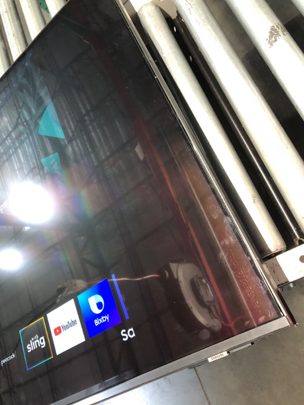 Photo 1 of ***DAMAGED - TOP RIGHT OF SCREEN CRACKED - BLACKED OUT ON RIGHT SIDE - SEE PICTURES - MISSING REMOTE***
Samsung 55-Inch Class Crystal UHD 4K DU7200 Series HDR Smart TV w/Object Tracking Sound Lite, PurColor, Motion Xcelerator, Mega Contrast, Q-Symphony (U