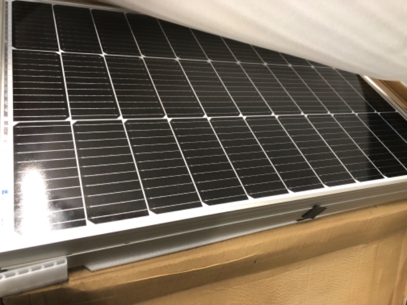 Photo 1 of ***INCOMPLETE - MISSING ACCESSORIES - SEE PICTURES***
ECO-WORTHY 100 Watts 12 Volt/24 Volt Rigid Solar Panel ECOM100W