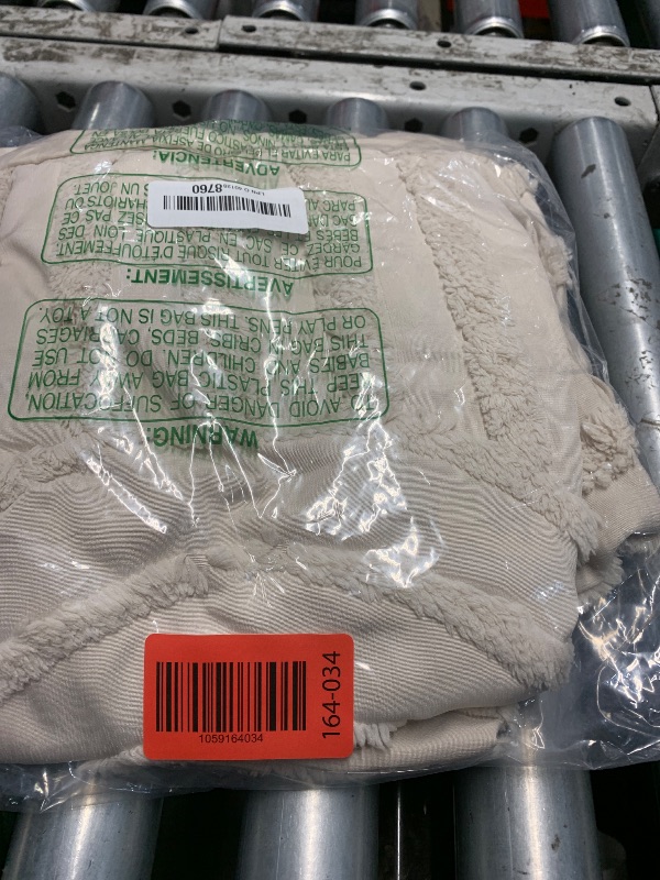 Photo 1 of (PILLOW CASES ONLY) Bedsure Boho Tufted King Comforter Set - Beige Boho Bedding Comforter Sets, 3 Pieces Farmhouse Shabby Chic Embroidery Bed Set, Soft Fluffy Cozy Arch Pattern Comforter for All Seasons