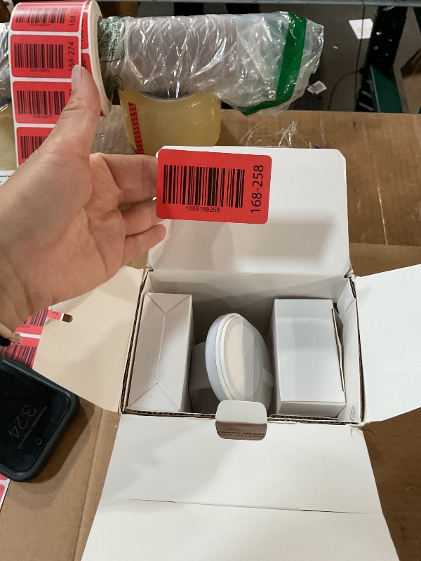 Photo 1 of ***(PARTS ONLY/ MAJOR DMAGE/ NON FUNCTIONAL)***OtterBox 3-in-1 Wireless Charging Station 2.0 for MagSafe - White