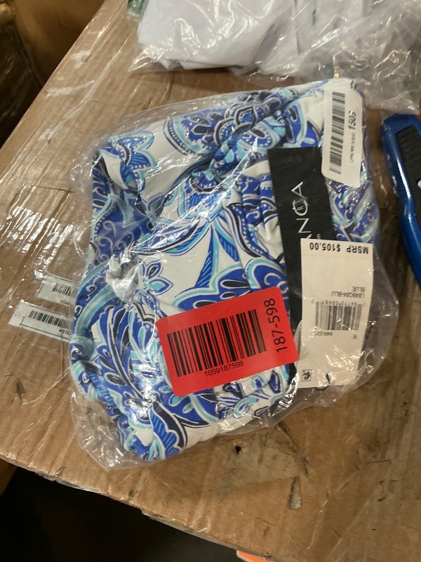 Photo 1 of *** PARTIAL SET - TOP ONLY *** La Blanca Women's V-Neck Halter Tankini Swimsuit Top, SIZE 16