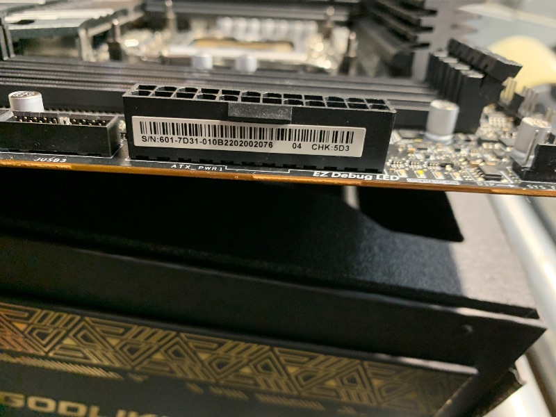 Photo 1 of ***(PARTS ONLY/ MISSING PARTS/ NON FUNCTIONAL)***MSI MPG Z690 Carbon WiFi Gaming Motherboard (ATX, 12th Gen Intel Core, LGA 1700 Socket, DDR5, PCIe 4, CFX, M.2 Slots, Wi-Fi 6E) 